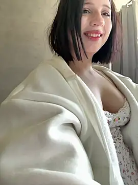 Snapshot of YourLittleDevil chatting on May 22, 2026, 6:42 am YourLittleDevil online show from May 22, 2026, 6:42 am