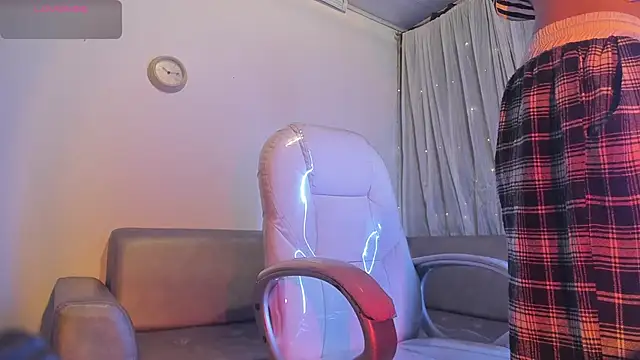 Snapshot of Angeel_of_lust chatting on October 26, 2025, 4:51 am Angeel of lust online show from October 26, 2025, 4:51 am