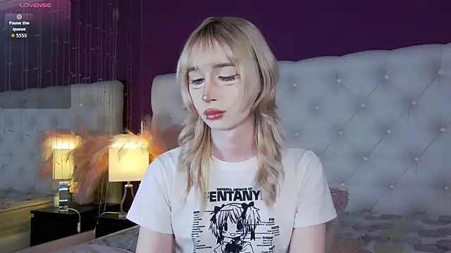 cutetomie online show from July 4, 2026, 9:21 pm