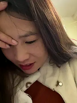 Snapshot of LiLy-0477 chatting on November 17, 2025, 7:58 am LiLy-0477 online show from November 17, 2025, 7:58 am