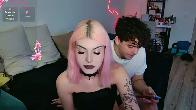 Alice18James online show from September 14, 2025, 6:07 pm