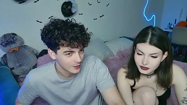 Alice18James online show from October 17, 2025, 6:32 pm