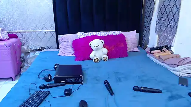 Snapshot of SexyPetitex25 chatting on September 30, 2025, 8:14 pm SexyPetitex25 online show from September 30, 2025, 8:14 pm