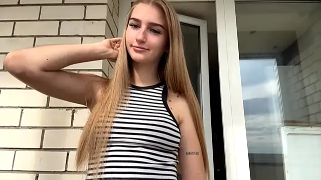 SweetJinny88 online show from September 20, 2025, 7:20 am