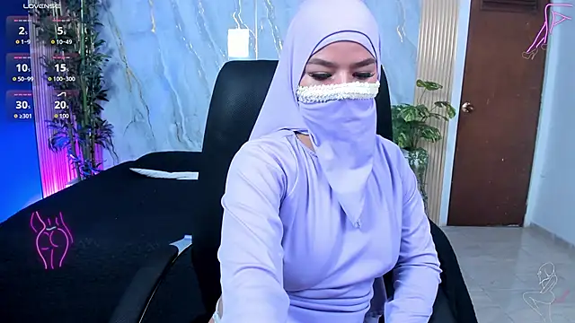 Snapshot of Amal_Bakir chatting on October 16, 2025, 12:44 am Amal Bakir online show from October 16, 2025, 12:44 am