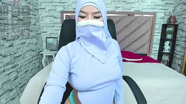 Snapshot of Amal_Bakir chatting on November 21, 2025, 12:43 am Amal Bakir online show from November 21, 2025, 12:43 am