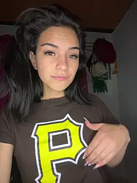 Snapshot of blinkiii_ chatting on December 20, 2025, 1:56 am blinkiii online show from December 20, 2025, 1:56 am