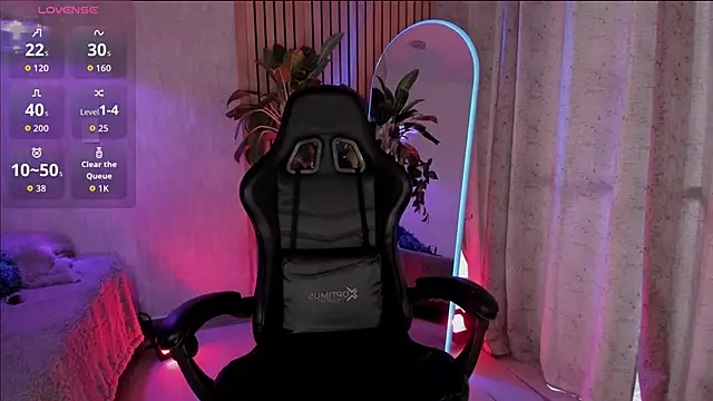 Snapshot of emma______ chatting on November 4, 2025, 9:36 pm emma online show from November 4, 2025, 9:36 pm