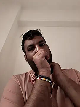 vinay smalldick online show from April 22, 2026, 1:19 am