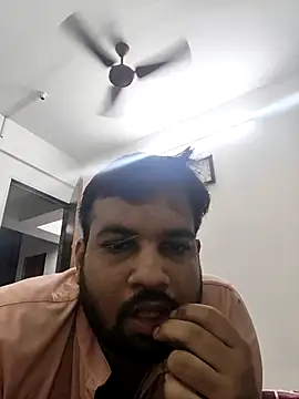 vinay smalldick online show from April 29, 2026, 5:06 pm