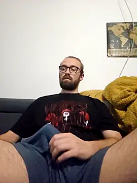 Snapshot of Loopertz chatting on October 23, 2025, 5:29 am Loopertz online show from October 23, 2025, 5:29 am