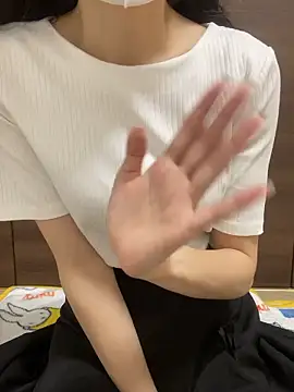 Snapshot of yayoi_jp chatting on June 4, 2026, 2:34 pm yayoi jp online show from June 4, 2026, 2:34 pm