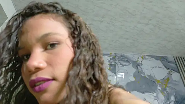 Snapshot of AngelineJolie chatting on September 16, 2025, 7:04 pm AngelineJolie online show from September 16, 2025, 7:04 pm