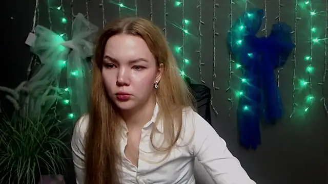 StellaLight online show from November 17, 2025, 1:17 pm