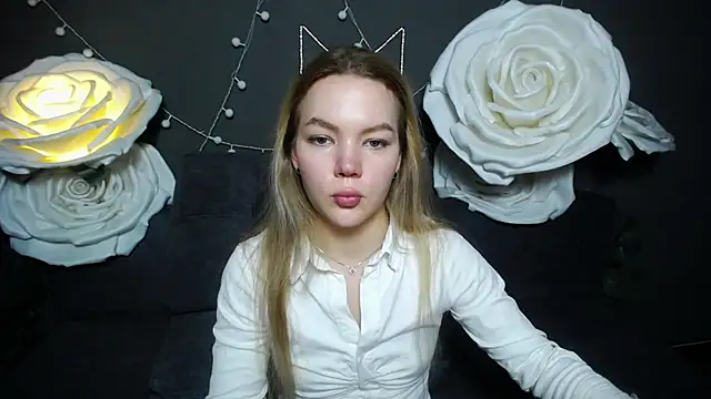 StellaLight online show from November 28, 2025, 2:31 pm