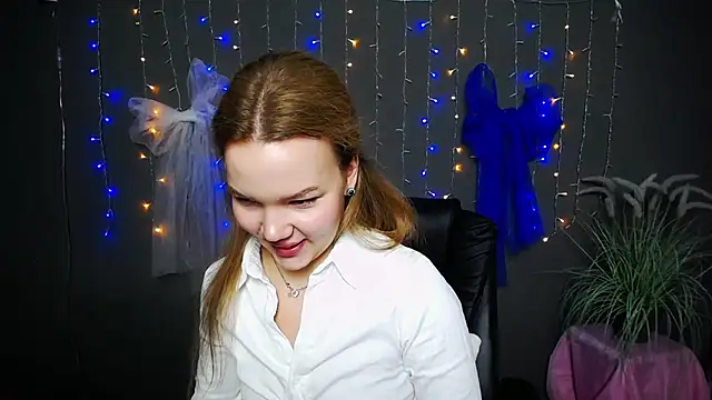 StellaLight online show from December 1, 2025, 7:24 am