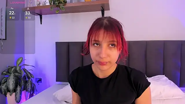 Snapshot of Cristalfoxy_ chatting on July 1, 2026, 7:57 pm Cristalfoxy online show from July 1, 2026, 7:57 pm