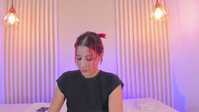 Snapshot of Cristalfoxy_ chatting on August 1, 2026, 8:08 pm Cristalfoxy online show from August 1, 2026, 8:08 pm