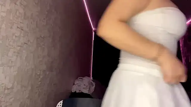 Snapshot of SwiiSweet chatting on October 24, 2025, 5:20 pm SwiiSweet online show from October 24, 2025, 5:20 pm