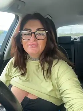 IrishmilfAnna online show from April 21, 2026, 12:33 pm