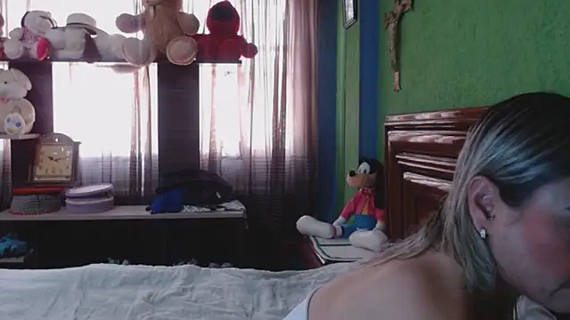  Charlize theron  online show from November 11, 2025, 5:57 pm