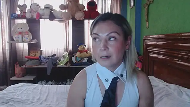  Charlize theron  online show from December 18, 2025, 5:08 pm