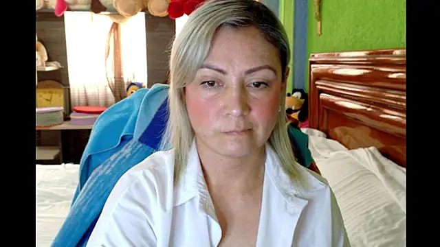  Charlize theron  online show from February 25, 2026, 5:11 pm