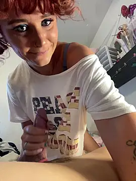 Snapshot of hotgirlkk1 chatting on July 4, 2026, 6:36 pm hotgirlkk1 online show from July 4, 2026, 6:36 pm
