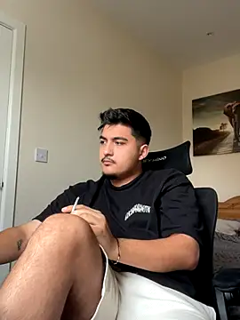 Snapshot of mixedcouplee69 chatting on September 26, 2025, 10:41 am mixedcouplee69 online show from September 26, 2025, 10:41 am