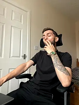 Snapshot of mixedcouplee69 chatting on October 12, 2025, 3:33 pm mixedcouplee69 online show from October 12, 2025, 3:33 pm