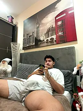 Snapshot of mixedcouplee69 chatting on November 12, 2025, 10:20 pm mixedcouplee69 online show from November 12, 2025, 10:20 pm