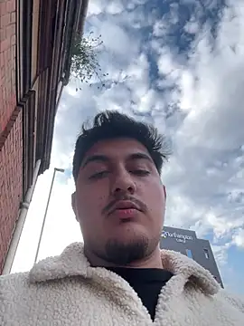 mixedcouplee69 online show from April 27, 2026, 5:22 pm