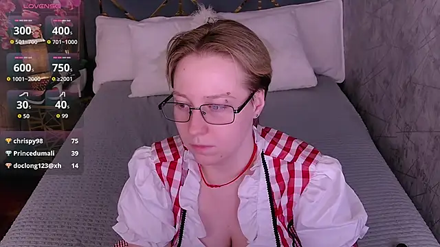 AlexandraGreen online show from June 15, 2026, 4:36 am