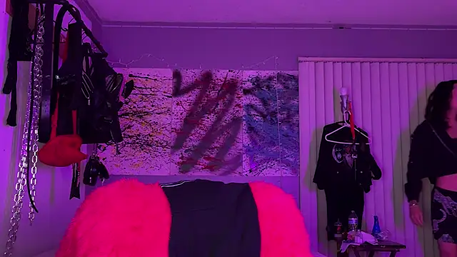 xoFrankie online show from October 21, 2025, 2:56 am