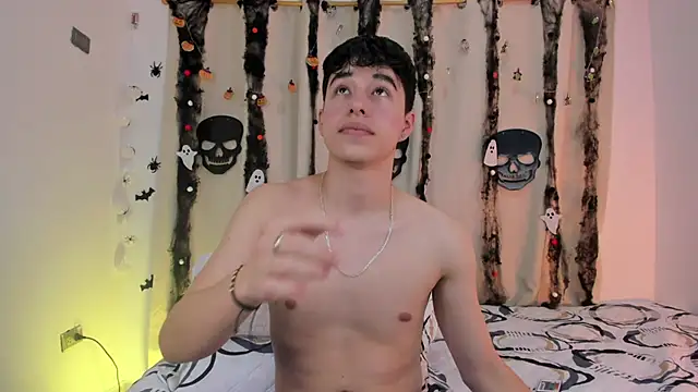 Snapshot of mrhot_night chatting on October 24, 2025, 11:12 pm mrhot night online show from October 24, 2025, 11:12 pm