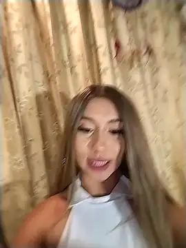 Snapshot of Ella_rr chatting on September 27, 2025, 3:11 am Ella rr online show from September 27, 2025, 3:11 am