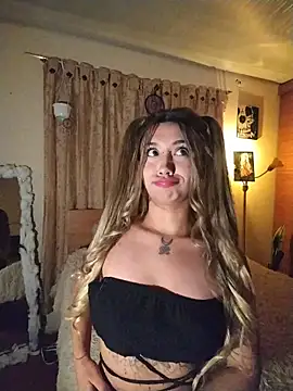 Snapshot of Ella_rr chatting on November 23, 2025, 5:18 am Ella rr online show from November 23, 2025, 5:18 am