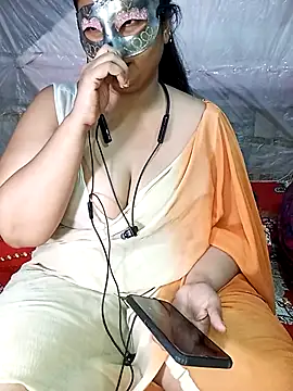 Tanisha-Chy online show from November 24, 2025, 5:45 pm