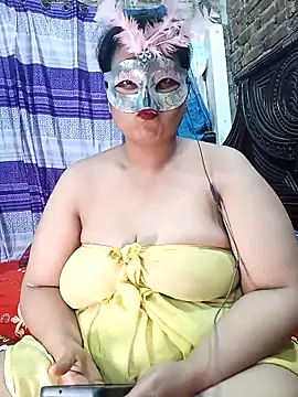 Snapshot of Tanisha-Chy chatting on April 9, 2026, 5:40 am Tanisha-Chy online show from April 9, 2026, 5:40 am