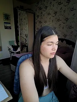 Albi Glow online show from September 17, 2025, 11:01 am