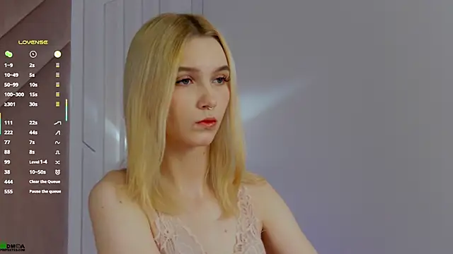 Snapshot of SaraHearts chatting on October 9, 2025, 1:36 am SaraHearts online show from October 9, 2025, 1:36 am