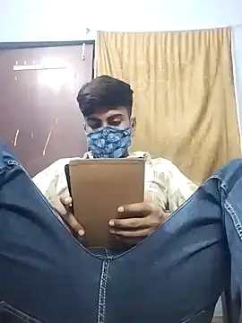 Snapshot of YourTarzan chatting on October 9, 2025, 5:22 pm YourTarzan online show from October 9, 2025, 5:22 pm