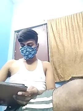 Snapshot of YourTarzan chatting on October 10, 2025, 7:57 pm YourTarzan online show from October 10, 2025, 7:57 pm