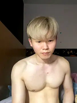 Snapshot of zachlee_69 chatting on October 15, 2025, 4:12 am zachlee 69 online show from October 15, 2025, 4:12 am