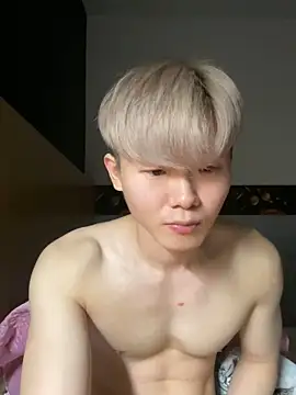 Snapshot of zachlee_69 chatting on October 18, 2025, 5:14 pm zachlee 69 online show from October 18, 2025, 5:14 pm