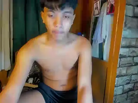 Snapshot of chris_hot_asian_loverboy chatting on July 13, 2026, 4:32 pm chris hot asian loverboy online show from July 13, 2026, 4:32 pm