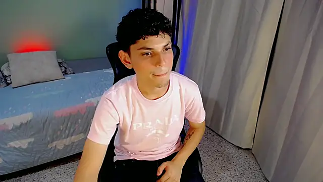 dilan hott  online show from September 29, 2025, 10:47 pm