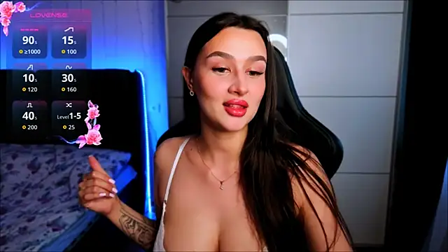 Veronica Larsson online show from July 23, 2026, 3:32 pm