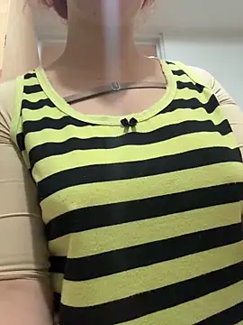 bri von dhara   online show from September 11, 2025, 3:12 pm