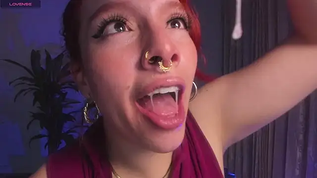 bri von dhara   online show from October 19, 2025, 12:17 pm